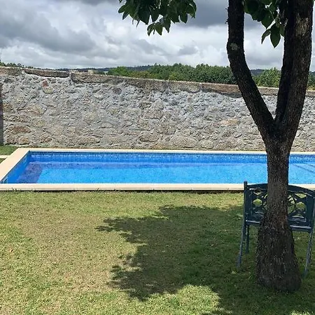Casa Uveiras Guest house