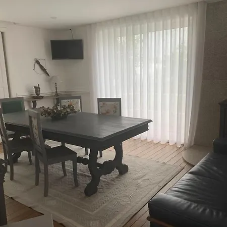 Gasthuis Casa Uveiras Pacos de Ferreira